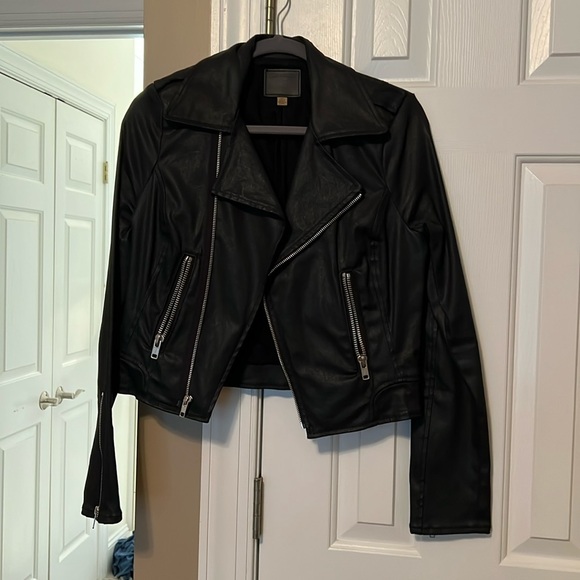 True Religion Black Leather Jacket worn one time.  Like brand NEW - Picture 2 of 9